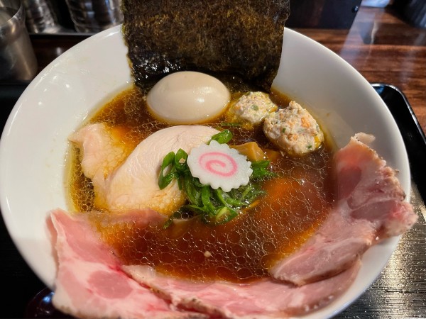 「特製醤油そば＋つくね」@中華蕎麦しげ田の写真