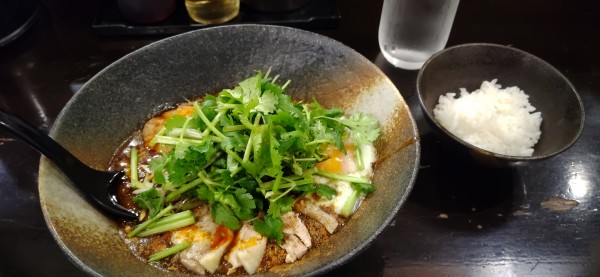 「麻婆まぜそば（半ライス付き）+パクチー」@麻婆まぜそば 麻ぜろうの写真