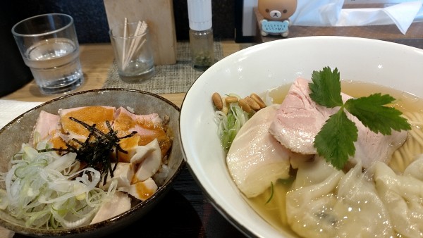 「潮ラーメン（上）+真鯛のわんたん+チャーシュー丼」@塩らーめん 小粋の写真