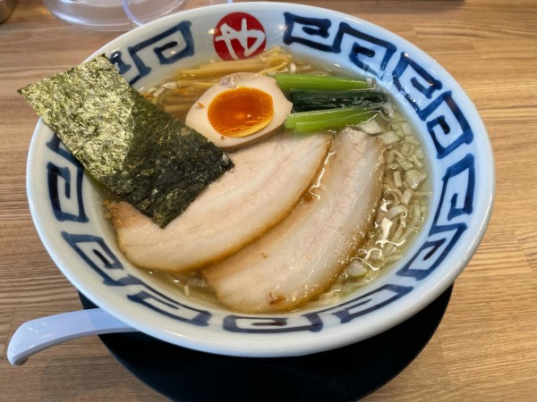 「塩らぁめん」@麺屋みのまる 三島中央町店の写真