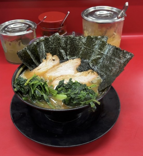 「チャーシューメン 青菜 海苔」@家系ラーメン 王道 いしいの写真