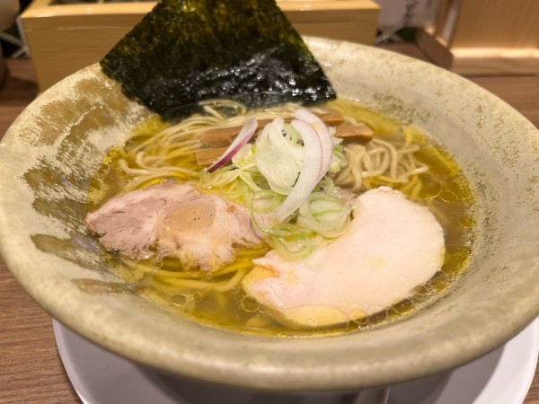 「塩らあめん」@Homemade Ramen 麦苗 COREDO室町店の写真
