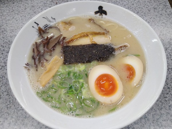 「並ラーメン ＋ 半熟煮卵」@大龍ラーメン 合川店の写真