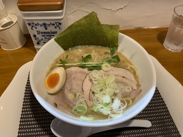 「豚骨しょうゆらーめん」@麺処 とみやの写真