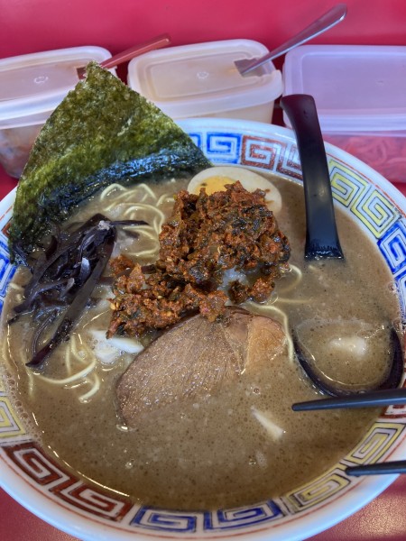 「とんこつ正油＋替え玉」@長浜らーめん 世田谷店の写真