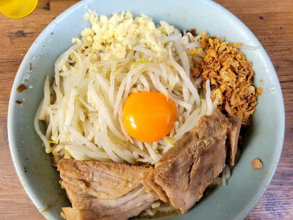 「まぜそば改(野菜少なめ、ニンニク、フラオニ)」@ラーメン二郎 池袋東口店の写真