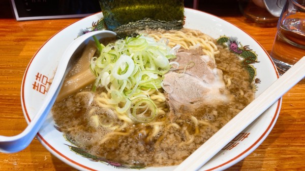 「背脂煮干し中華」@麺屋徳川の写真