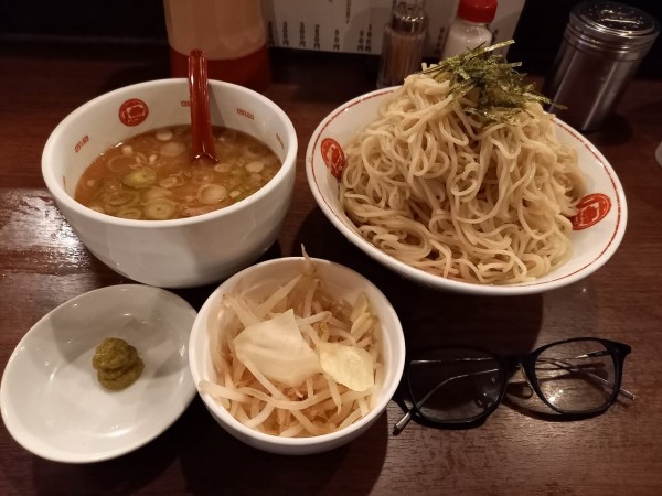 「つけ麵特盛(4玉)サービス茹もやし小鉢」@ラーメン 唐そば 渋谷2丁目店の写真