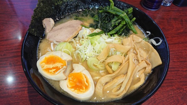 「みそ味玉子ラーメン(950円)大盛り(100円)」@濃厚らーめん 轟の写真