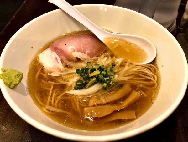 「鯵煮干しの塩そば」@町田汁場 しおらーめん進化 町田駅前店の写真