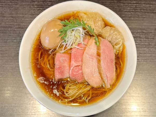 「★＜恒例月1限定＞特製 鴨と地鶏の中華蕎麦(醤油)🍜¥1,400」@麺処 夏海の写真