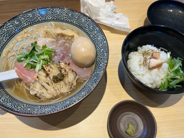 「ずわい蟹中華そば」@鴨と蟹 中華そば 燈 登戸店の写真