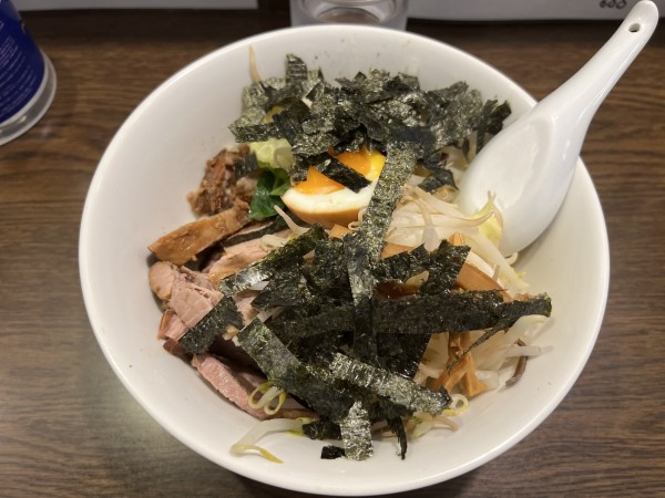 「全部乗せ十八番塩B麺(あぶらそば)1.5約340g1200円」@麺舗十六の写真