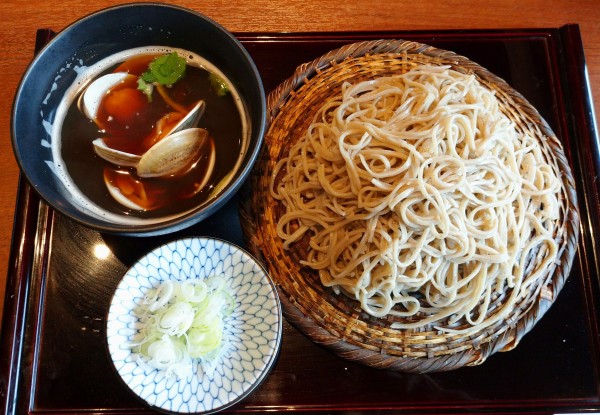 「はまぐりつけ汁そば（1,600円）＋大盛り（300円）」@手打ちそば 竹之内の写真