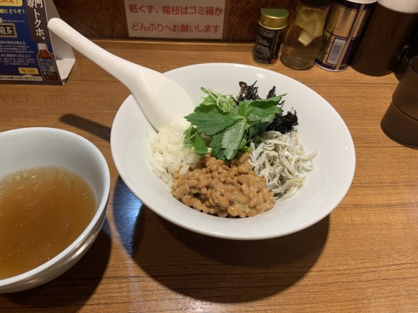 「大シラスと納豆の混ぜそば」@寿製麺よしかわ 川越店の写真