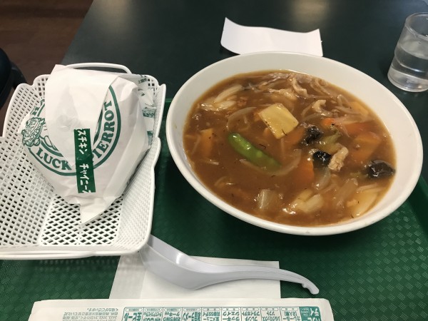 「餡掛ラーメン」@ラッキーピエロ 人見店の写真