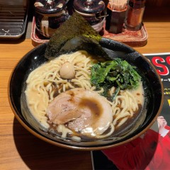 横浜家系ラーメン 壱角家 松戸五香店の画像