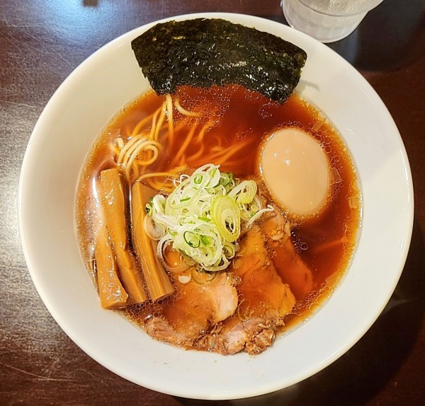 「特製淡麗中華そば」@中華そば 八の写真