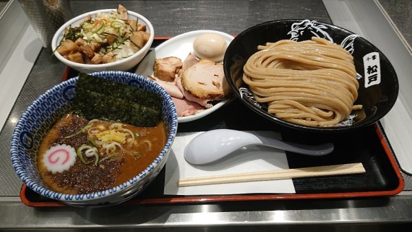 「濃厚特製つけめん 中 チャーシュー飯」@松戸富田麺絆の写真