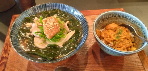 「(限定)梅わかめ(冷)+ミニカレー」@Omirukの写真