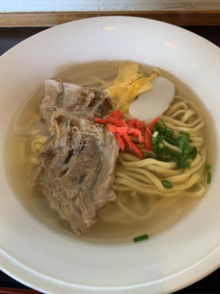 「軟骨ソーキそば」@沖縄そば かふーがーでんの写真