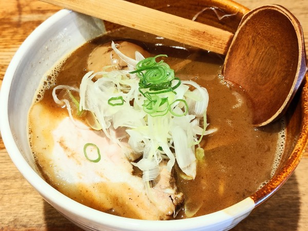 「渡なべ21周年記念らーめん＋燻製味付玉子」@渡なべの写真