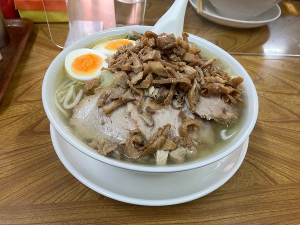 「チャーシュータンメン大盛り　鶏皮」@さくらい食堂の写真