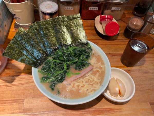 「ラーメン800円」@洞くつ家の写真