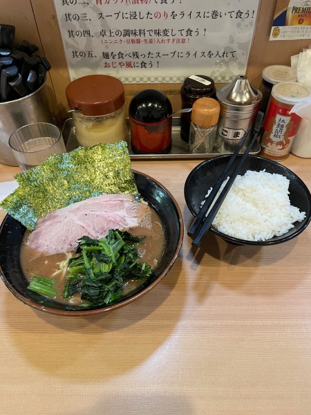 「ラーメン」@横浜家系らーめん 武道家 賢斗の写真