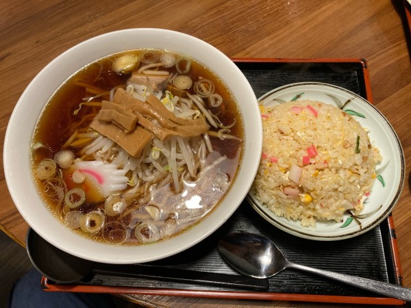「ラーメン半チャーハンセット　700(ランチ価格)」@中華ダイニング いい田の写真