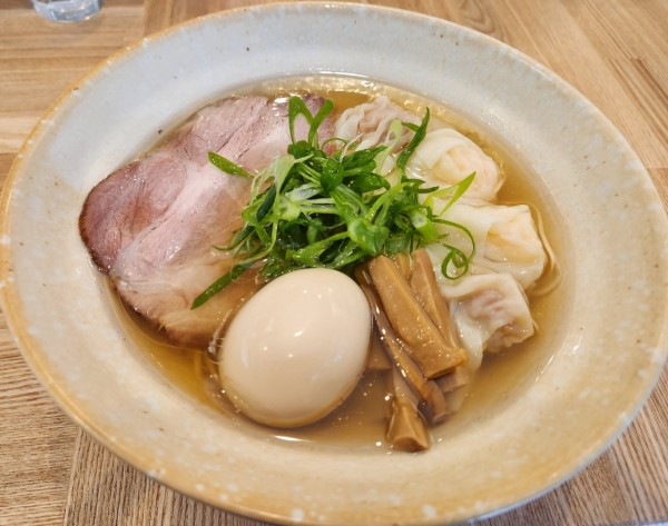 「肉・海老ワンタン麺 (各２)(白)+味玉」@DURAMENTEIの写真