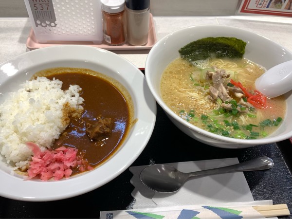 「醤油白湯ラーメン　カレーセット」@煮込み食堂 まるしば 取手店の写真
