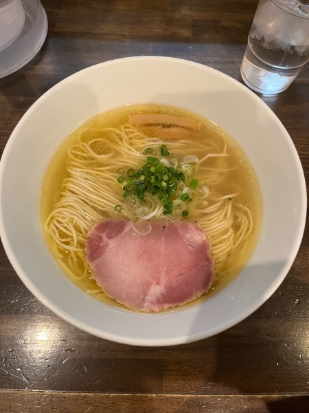 「塩らーめん」@町田汁場 しおらーめん進化 町田駅前店の写真