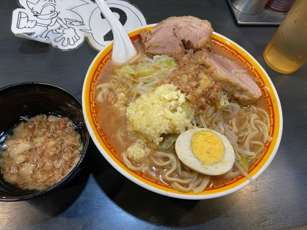 「ラーメン豚二枚半卵」@えどもんどの写真