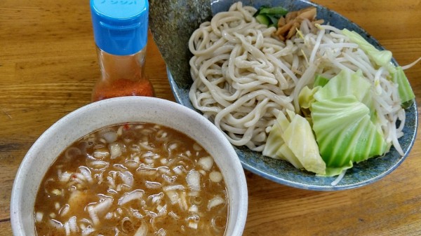 「【限定】辛いつけ麺信方 ￥1000・温野菜 ￥150」@麺屋信玄の写真