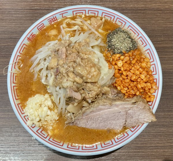 「トマティーナ ミニ（麺量200g）野菜以外全部」@麺屋 神工の写真