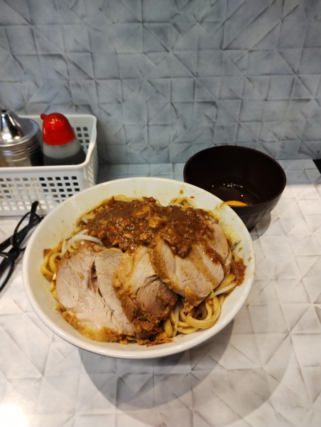 「小汁なし+豚一枚　1150円」@麺屋 歩夢 金沢八景店の写真