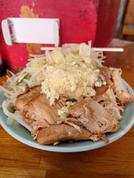 「チャーシュー麺　野菜マシ  ニンニク」@ラーメン髭の写真