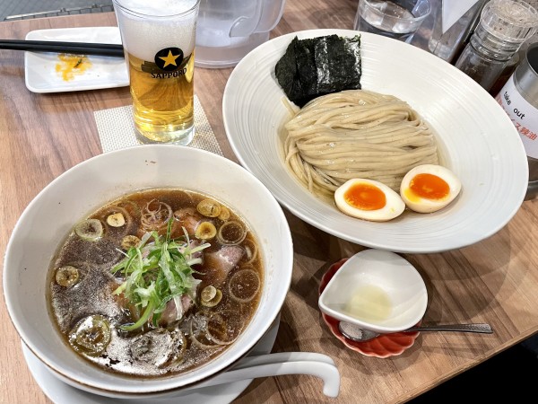 「特製醤油つけ 中盛＋ビール」@麺処 ほん田 秋葉原本店の写真