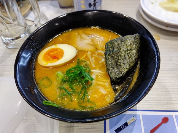 「特製とんこつ醤油ラーメン506円」@はま寿司  高崎上中居店の写真