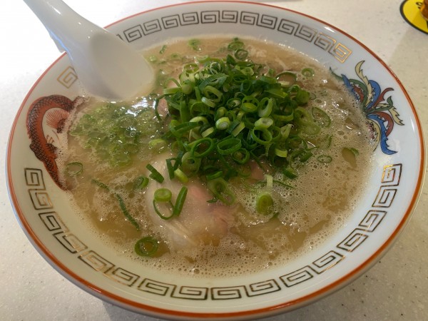「天城黒豚博多ラーメン」@MASHI NO MASHI TOKYOの写真