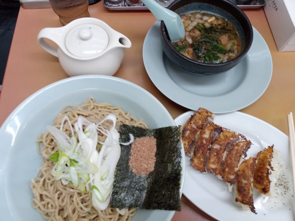 「期間限定、和節豚骨醤油つけ麺930円 (お酢抜き、他は普通)」@ラーメン山岡家 守谷店の写真