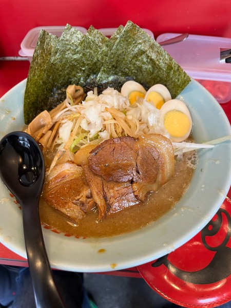 「全部乗せとんこつ味噌」@長浜らーめん 世田谷店の写真