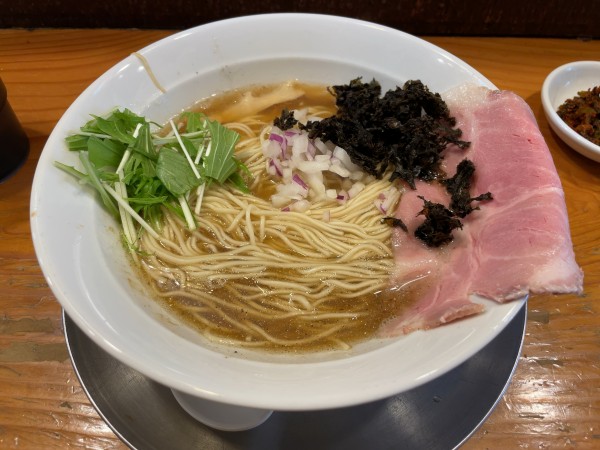 「煮干し100%らーめん(850円)+しめご飯(150円)」@煮干し豚骨らーめん専門店 六郷の写真