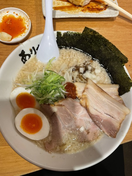 「濃　全部乗せ」@野方ホープ 吉祥寺店の写真