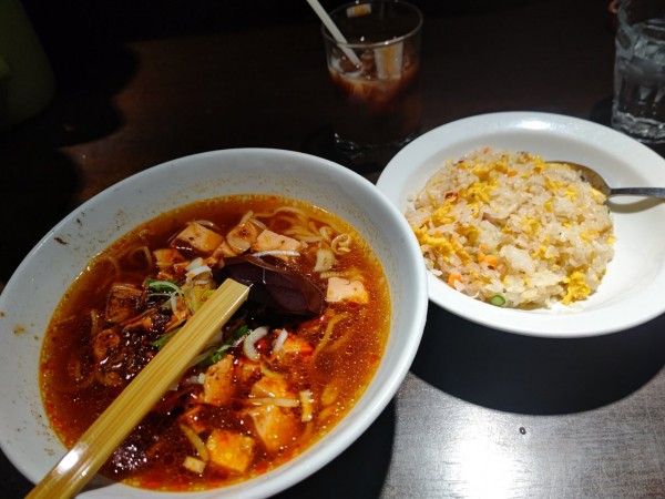 「本日の日替わり①(マーボーラーメン&半チャーハン)900円」@上海華龍 ヤマダ電機LABI1高崎店の写真