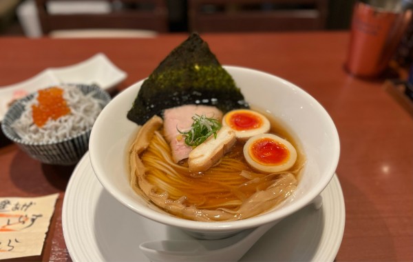「津軽煮干し中華蕎麦（味玉入り）¥900」@酒肴場 屯の写真