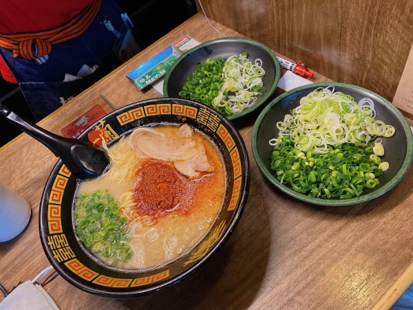 「ラーメン　ネギ×3」@一蘭 本社総本店の写真
