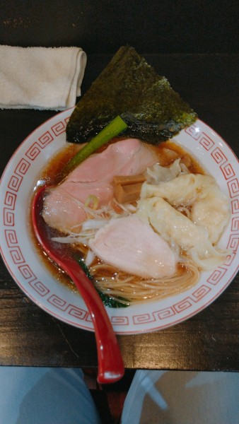 「中華そば鶏(醤油)＋ワンタン 900円」@らぁ麺すみれ堂の写真