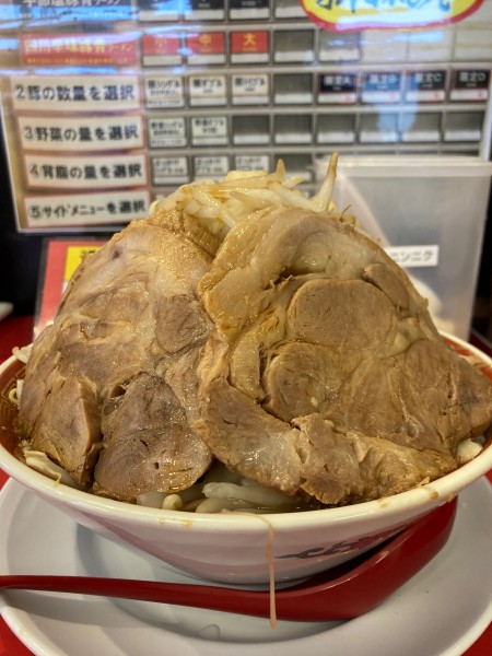 「二郎系ラーメン　中」@中華そば とんちんたんの写真